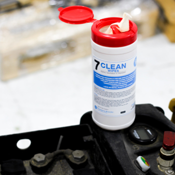 7Clean lead acid battery wipes